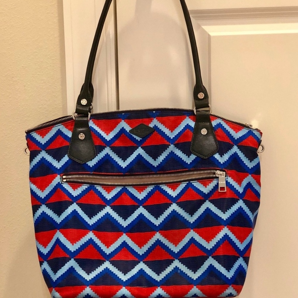 Zig Zag Chelsea complete with strap and pouch.